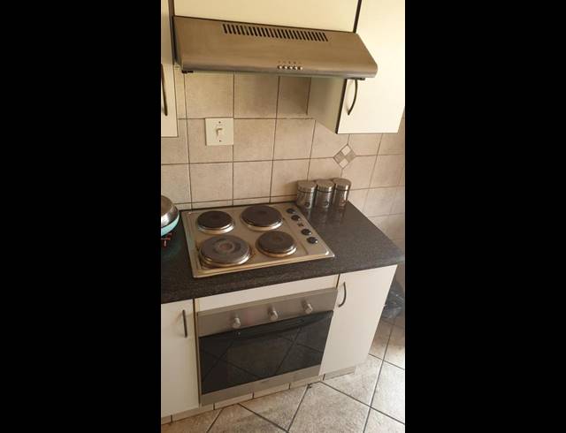 2 BEDROOM TOWNHOUSE FOR SALE IN COMET